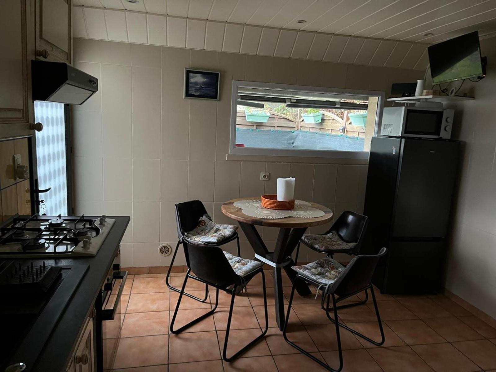 Appartement Type Loft Avec Terrasse แชร์บูร์ก อ็อง กงต็องแต็ง ภายนอก รูปภาพ